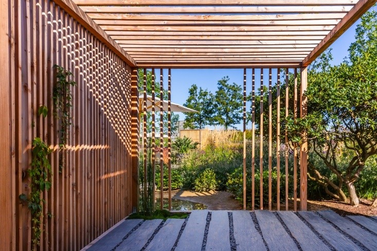 Outdoor Pergola Designs for a Refreshing Outdoor Space
